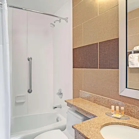 Days Brooklyn Hotel 2*