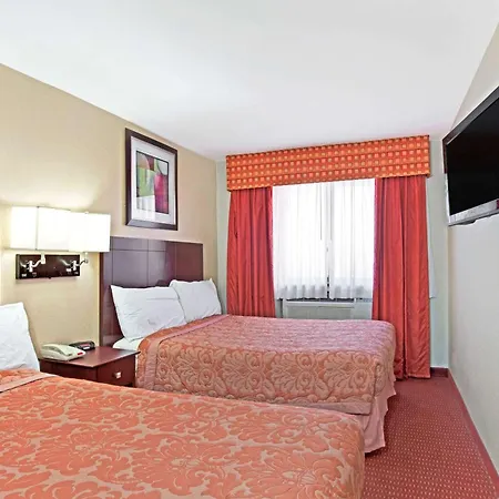 Hotel Super 8 By Wyndham Long Island Lga 2*