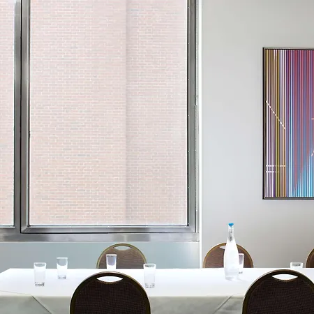 Radisson Street 4*