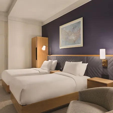 Radisson Street 4*
