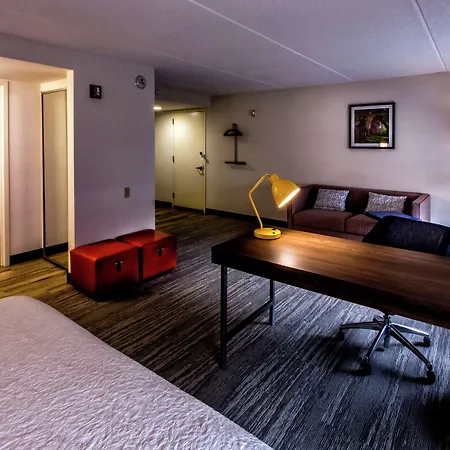Hotel Hampton & Staten Island
