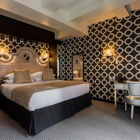 45 Times Square Hotel 3*