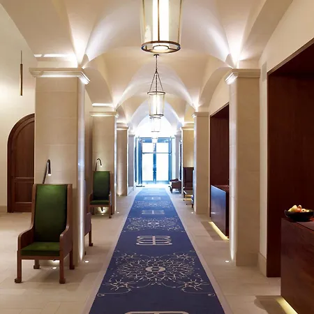 Refinery - Hotel 5*