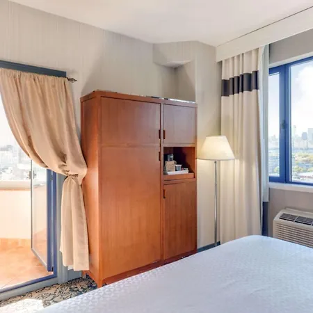 Vista Lic Hotel, Premier Collection By Western Hotel New York
