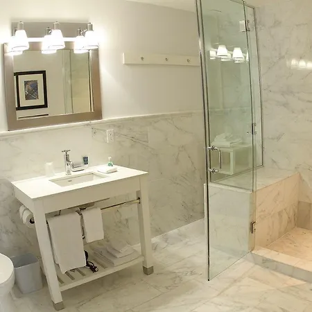 Vista Lic Hotel, Premier Collection By Western Hotel 3*