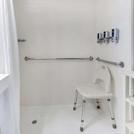 Vista Lic Hotel, Premier Collection By Western Hotel New York