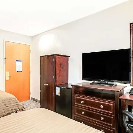 Hotel Days By Wyndham Long Island 3*