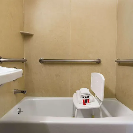 Hotel Days By Wyndham Long Island New York