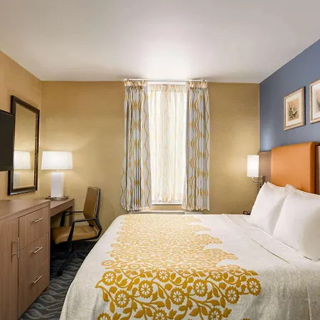Hotel Days By Wyndham Long Island