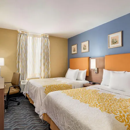Days By Wyndham Long Island New York