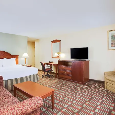 Hotel La Quinta By Wyndham Queens