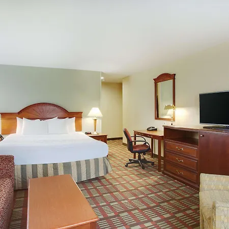 La Quinta By Wyndham Queens Hotel