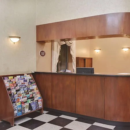 La Quinta By Wyndham Queens