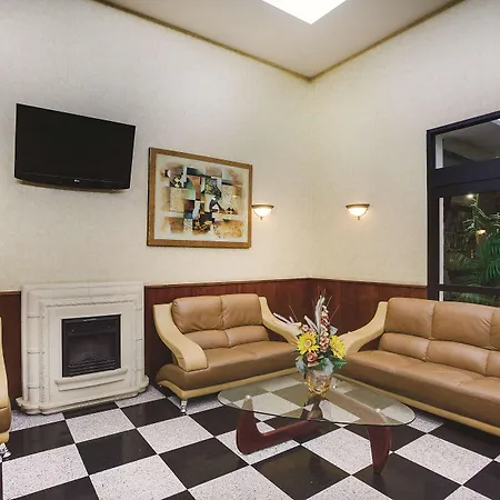 La Quinta By Wyndham Queens Hotel New York