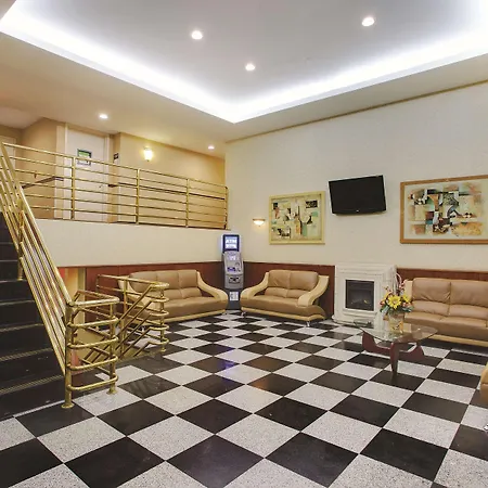Hotel La Quinta By Wyndham Queens 3*