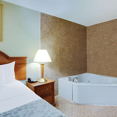 La Quinta By Wyndham Queens Hotel 3*