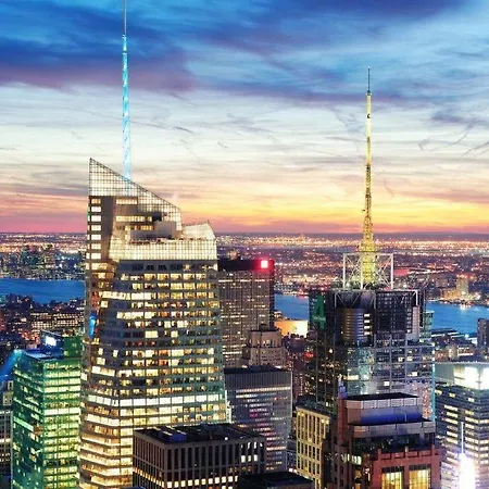Aura Times Square 4* New York