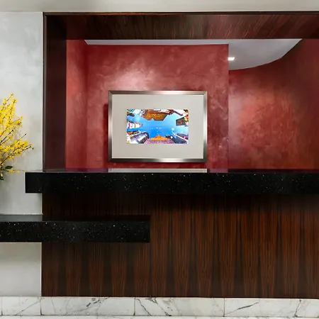 Aura Times Square 4* New York