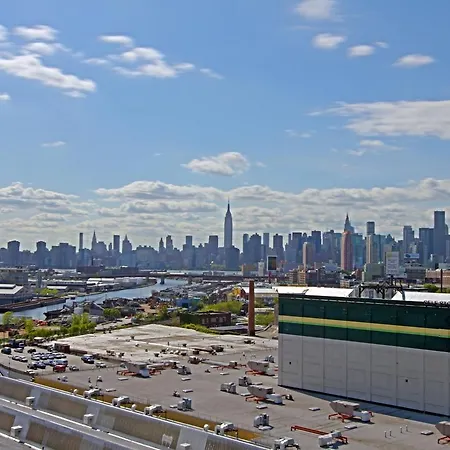 Fairfield & By Marriott Long Island City/manhattan View Hotel New York