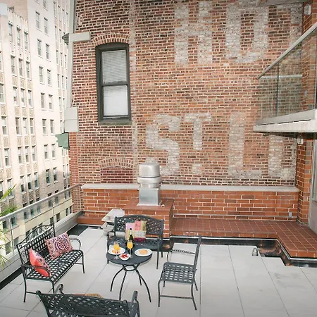 32 32 Hotel