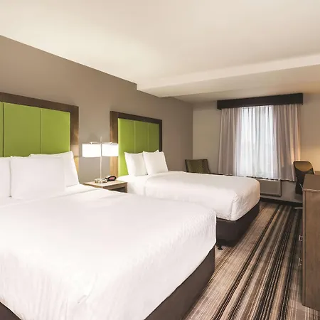 La Quinta By Wyndham Brooklyn Hotel