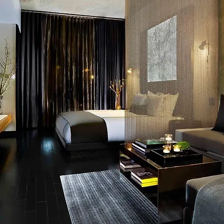 Sixty Les Hotel 4*