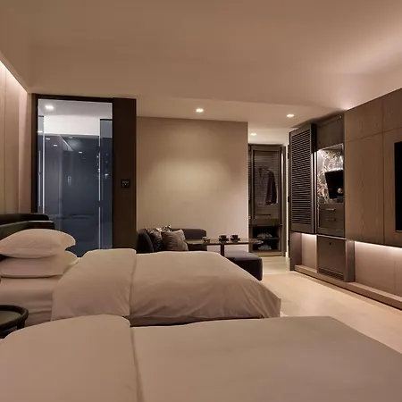 Equinox Hotel 5*