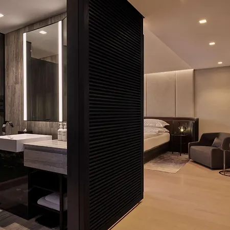 Equinox Hotel 5*