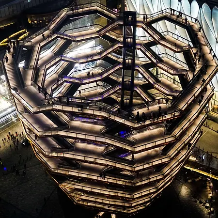 Hotel Equinox