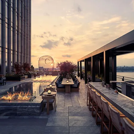 Hotel Equinox
