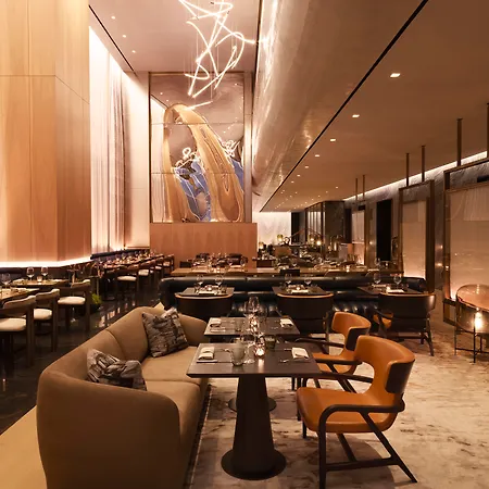 Hotel Equinox 5*
