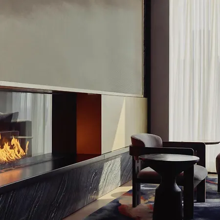 Hotel Equinox