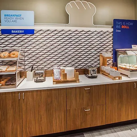 Hotel Express - Bronx Nyc - Yankee Stadium, An Ihg New York