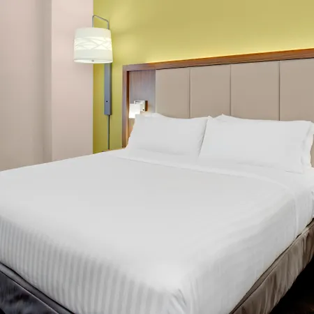 Express - Bronx Nyc - Yankee Stadium, An Ihg