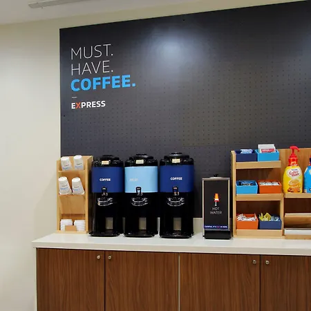 Express - Bronx Nyc - Yankee Stadium, An Ihg New York