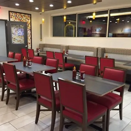 Express - Bronx Nyc - Yankee Stadium, An Ihg Hotel