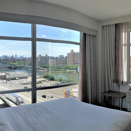 Express - Bronx Nyc - Yankee Stadium, An Ihg Hotel 3*