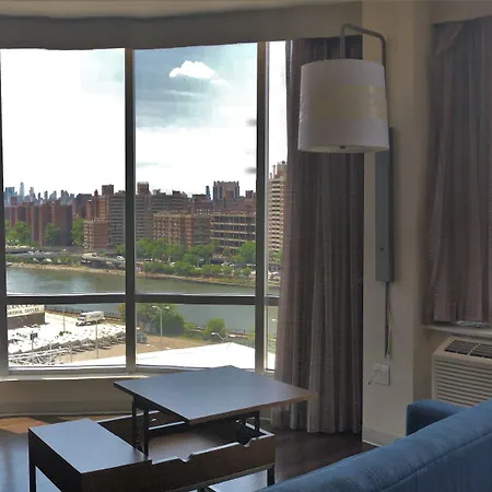 Express - Bronx Nyc - Yankee Stadium, An Ihg New York