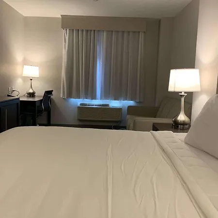 Hotel Wingate By Wyndham Jfk Airport, Far Rockaway Ny New York