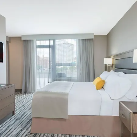 Hotel Wyndham Garden Laguardia South 3*