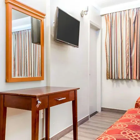 Hotel Econo South Ozone Park