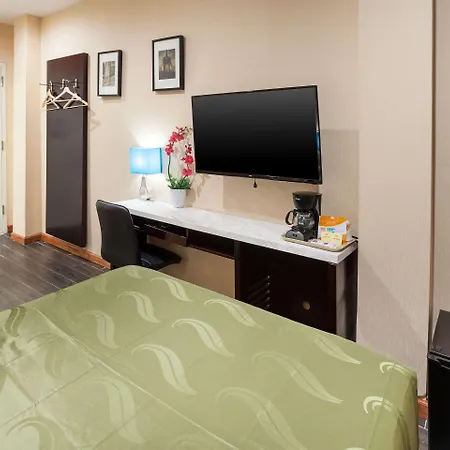 Quality Near Sunset Park Hotel 3*