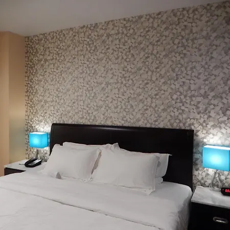 Hotel Quality Near Sunset Park 3*