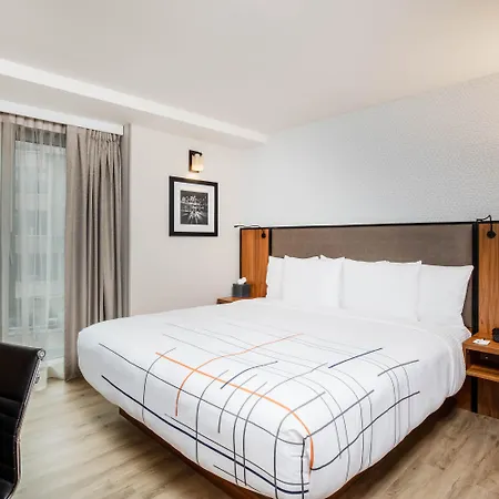 La Quinta By Wyndham Time Square South