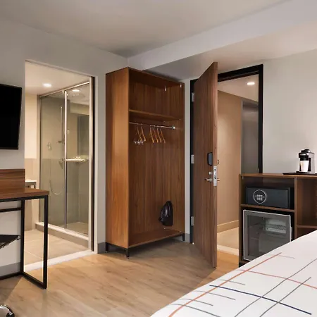 Hotel La Quinta By Wyndham Time Square South