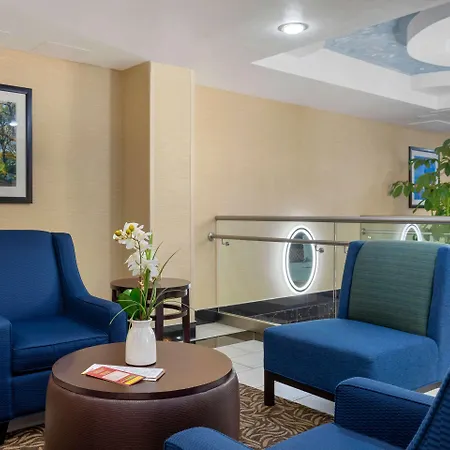 Comfort & Near Jfk Air Train Hotel