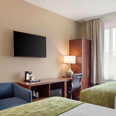 Hotel Comfort & Near Jfk Air Train 3*