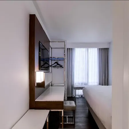 Western Premier Empire State 3* New York