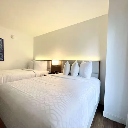 Hotel Western Premier Empire State 3*