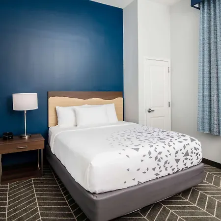 Hotel La Quinta Long Island 3*